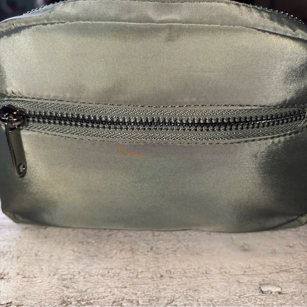 Wild Fable Women's Olive Green Small Fanny Pack Bag Adjustable Strap, NWT - Picture 12 of 12